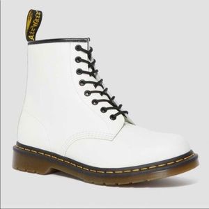 Dr Marten WOMEN'S SMOOTH LEATHER LACE UP BOOTS